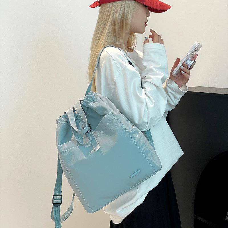 New Fashionable and Versatile Women's Casual Large-capacity Light Commuting Nylon Backpack Women