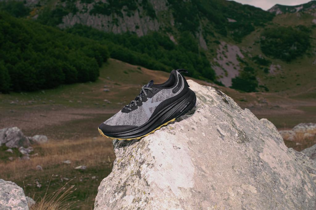 ROAM Trail Running Shoes for Cm [KEEN] Men, BLACK/MAGNET, 27.0