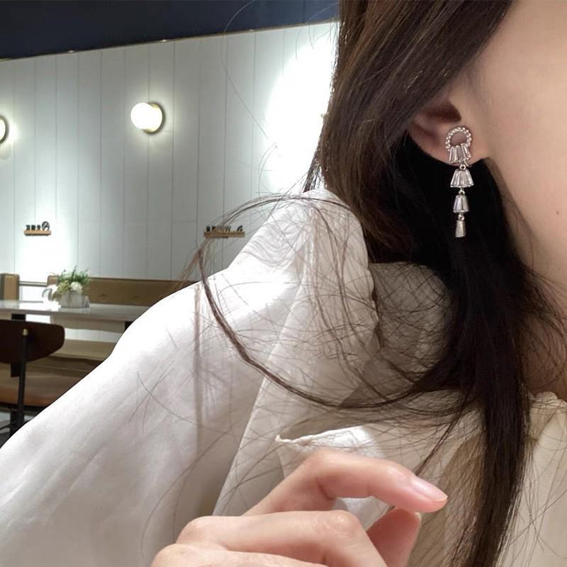 Lange Quastenohrringe mit Zirkonia von Celebrity – elegante, glänzende geometrische Mode für Damen