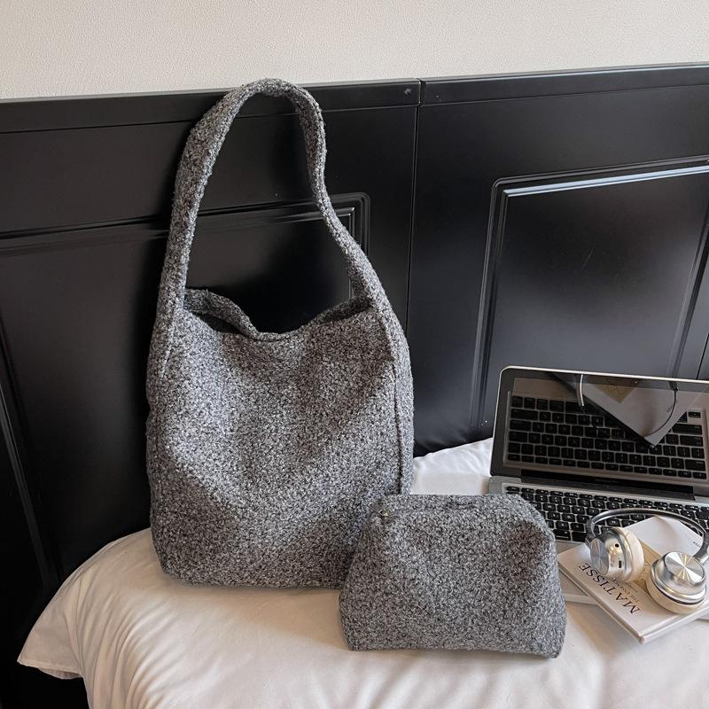 Korean large-capacity fashion texture commuter bag women's 2025 new casual simple shoulder underarm tote bag