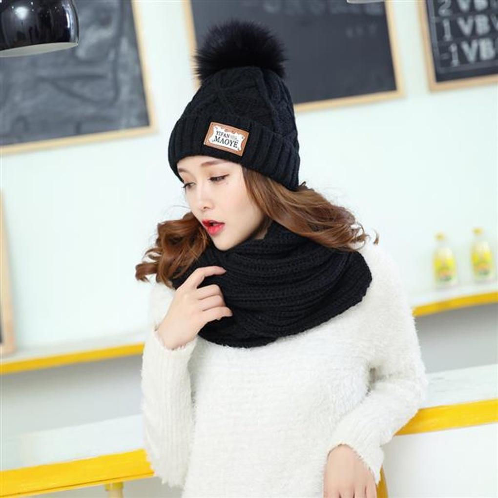 Набор: шарф Хаджи и меховая шапка (черный)/Женская зимняя шапка