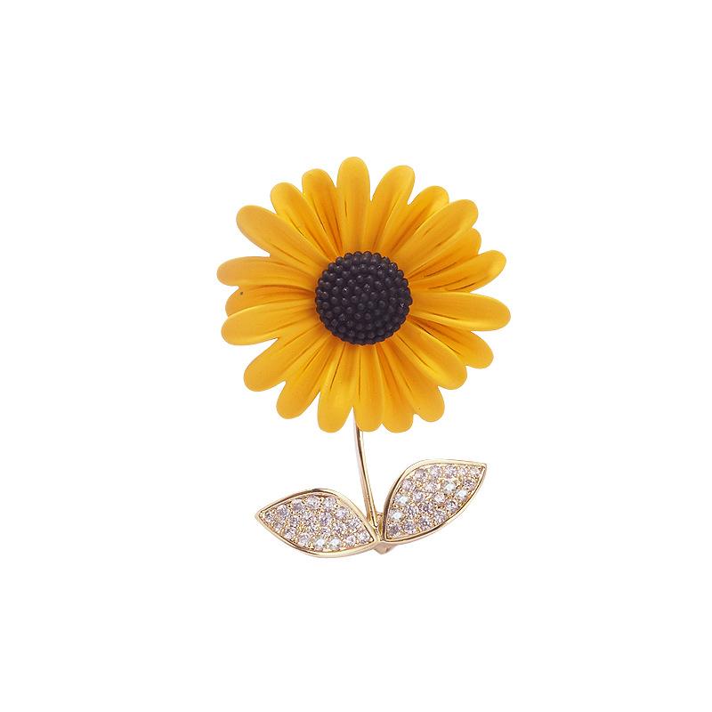Take Kwai Han's cute sunflower sunflower brooch women's high-end suit accessories sweater pin in one fell swoop