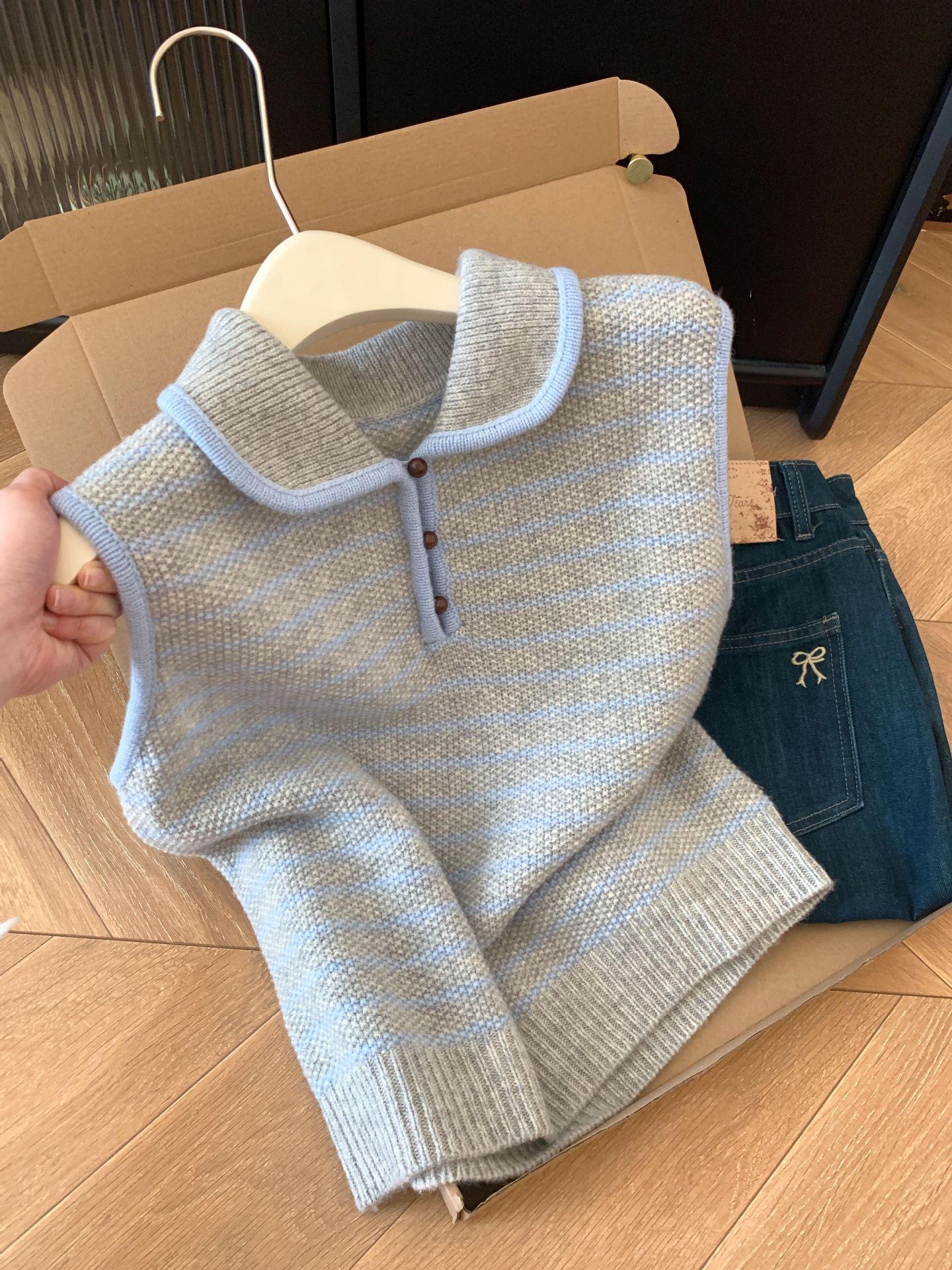 

Смугастий в язаний жилет без рукавів з коміром - Жіночий модний топ для багатошарового образу M (95-105 kg)