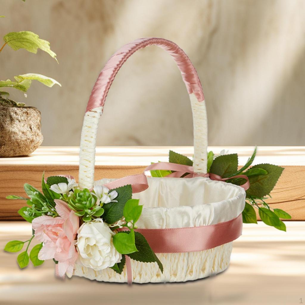 Brautkorb für Blumenmädchen mit Bändern und Grünpflanzen