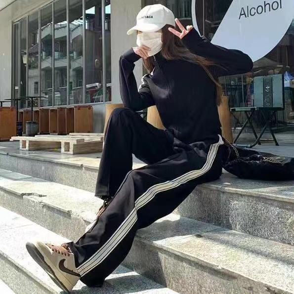 Korean-Style Sportswear: Wide-Leg Pants & Sporty Windbreaker Two-Piece Set