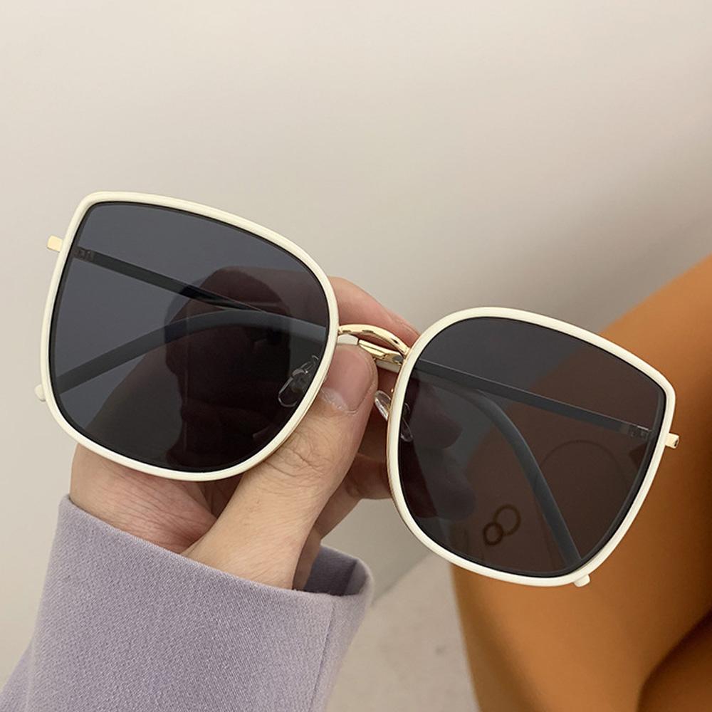 Fashion Metal Frame Sun Glasses for Women Trendy Oversized Sunglasses UV400 Sunglasses Square Sun Glasses Beach Travel Shades