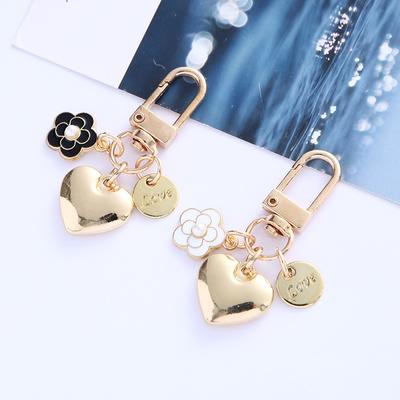 Metal Heart Keychain Fashion Camellia Letters Round Pendant for Women Girls Headphone Case Accessorie Bag Trinket Party Gift
