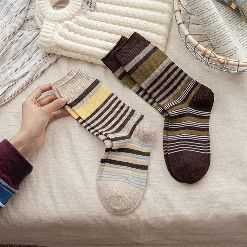 Ladies Autumn New Simple and Colorful Stripes In The Tube Stack Socks