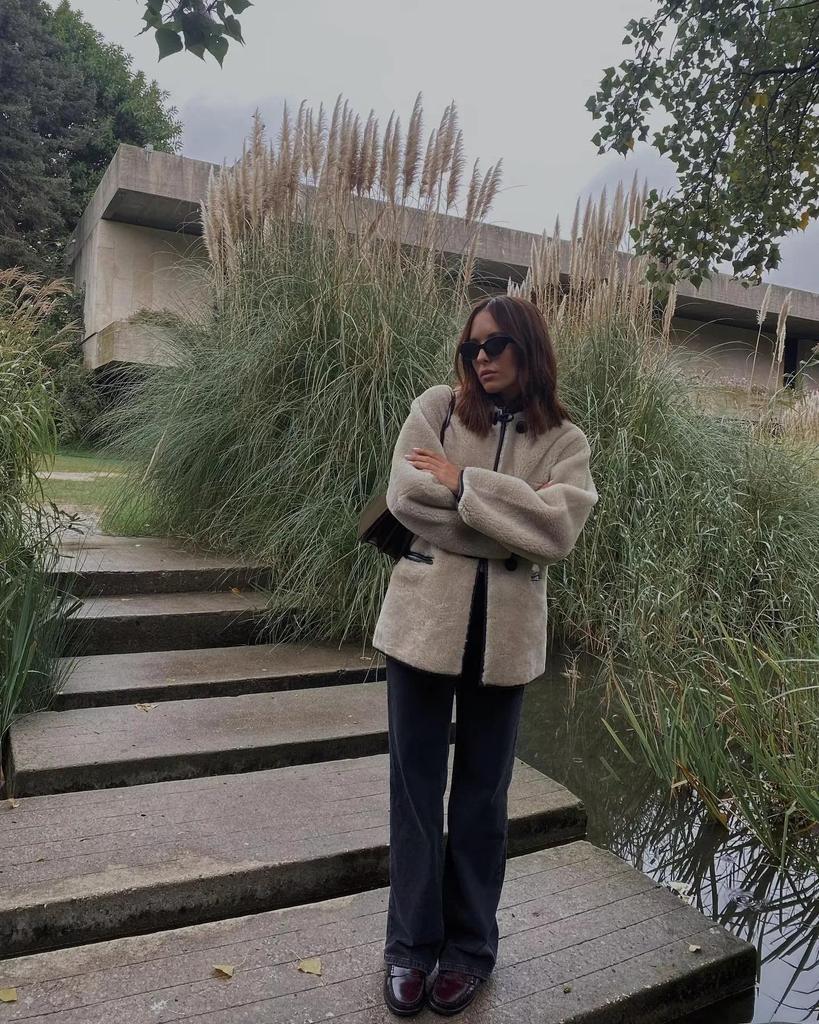 European & American Style Faux Fur Women's Winter Coat, Round Neck, Long Sleeve (8LS2445)
