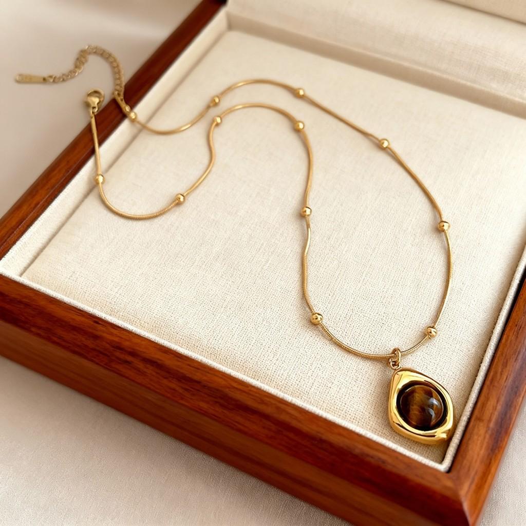 Tiger Eye Beaded Necklace With Steel Pendant Geometric Design For Fashion Casual Wear