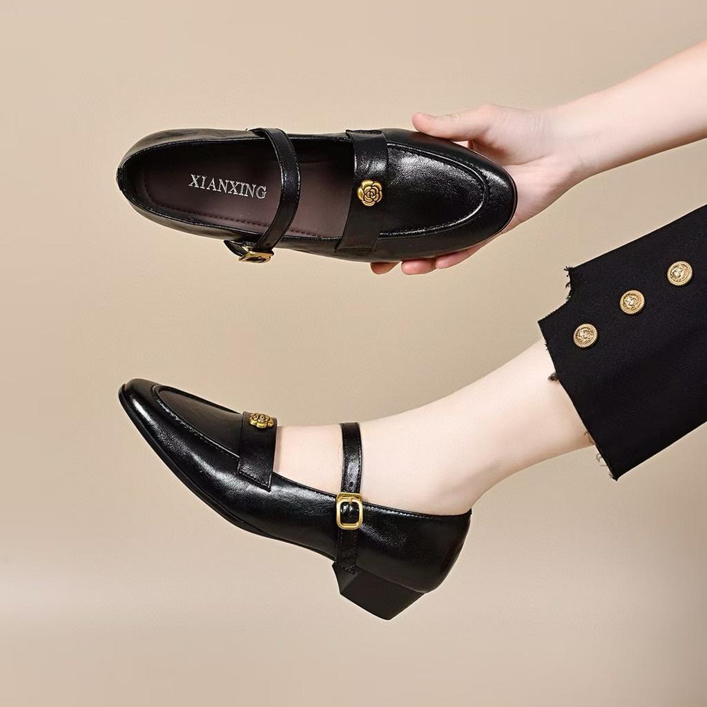 Retro camellia one-word buckle Mary Jane women's medium heel cowhide single shoes women's commuter round head small leather shoes
