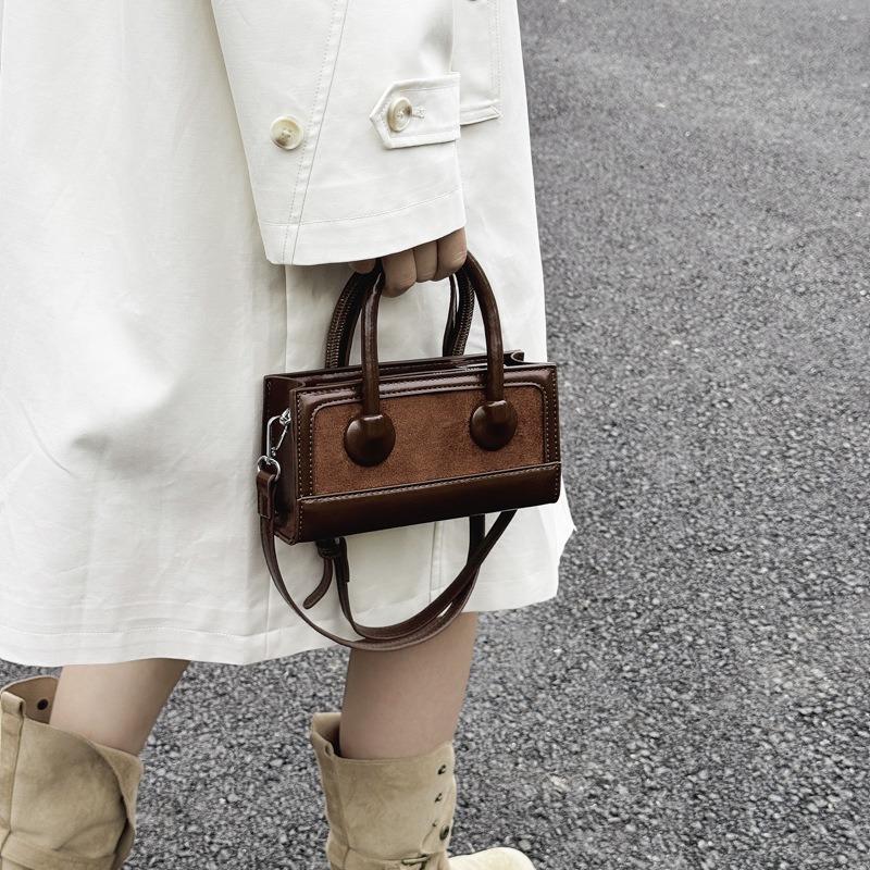 High-end Retro Hand-held Small Bag, Fashionable and Casual Single-shoulder Bag, Niche Commuting Crossbody Bag
