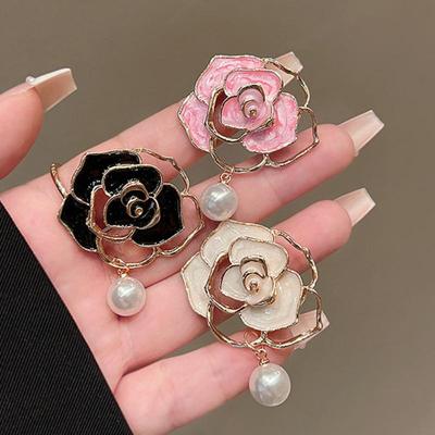 1Pcs Exquisite Resin  French Brooch Women Elegant Camellia Brooch For Daily Banquet Wearing Suit Pin Accessory