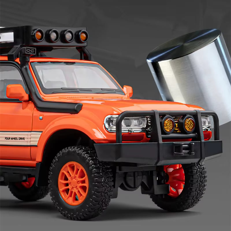 New 1:24 Toyota Land Cruiser LC80 Alloy Car Model Die-cast Metal Toy Off-road Vehicle Car Model Simulation Sound and  Light Children's Gift