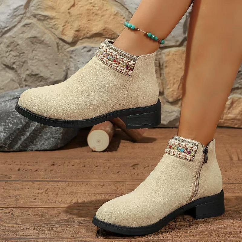 2025 New Roman-Style Bohemian Women's Boots - Plus Size Round-Toe Short Boots