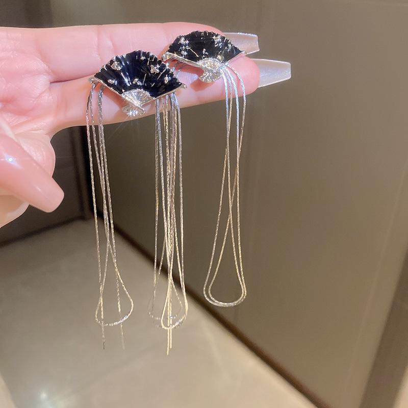 Orecchini Pendenti Fiore Nappa Ago d'Argento Diamante e Perla - Moda Francese, Lusso di Alta Gamma Design di Nicchia