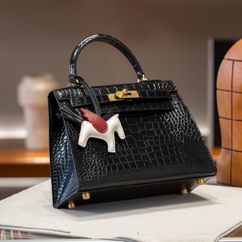 Top-grain Cowhide Crocodile Pattern Second-generation Commuter Crossbody Single-shoulder Bag, High-end Leather Hand-held Women's Bag