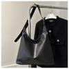 Versatile Ins Messenger Bag Women's New Trendy Autumn and Winter Retro Tote Bag College Style Casual Large Capacity Bag