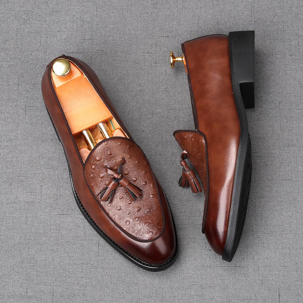 Fashion New Men's Pointed Tassels Slip On Business Flats Shoes Male Designer Loafers Homecoming Wedding Dress Footwear