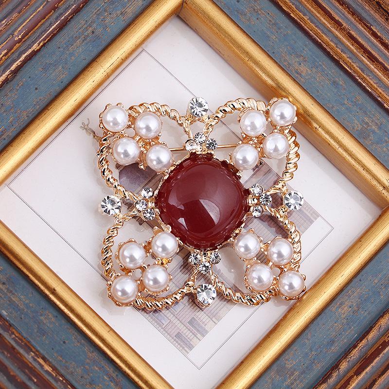 Fashion Atmospheric Literary Pearl with Diamonds Brooch Pin Buckle Large Clothes Accessories Accessories Shawl Long-Lasting Color Exquisite Brooch