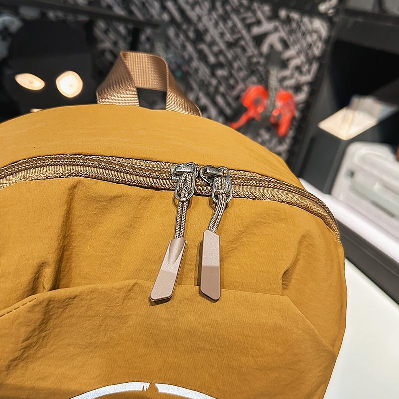 Student Schoolbag Men's Large Capacity Outdoor Travel Backpack Lightweight Women's Backpack