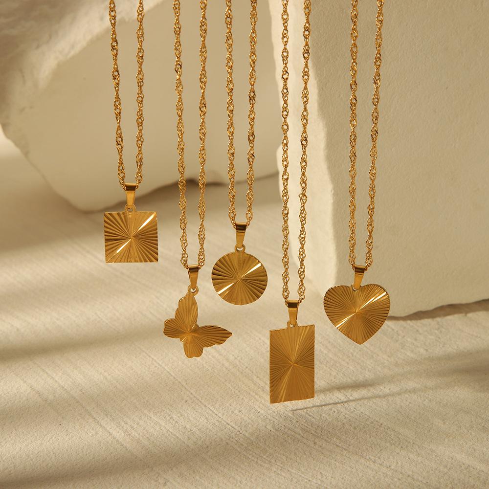 Instagram style design non-fading women's summer necklace split flower heart round titanium steel heart pendant