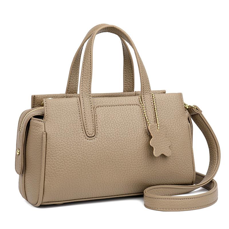 2025 New Versatile Fashion One Shoulder Crossbody Bag Commuter Large Capacity Bag Women's Niche Temperament Women's Handbag