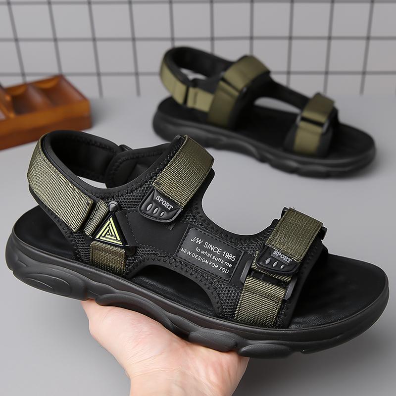 Fashion Classic Green Men's Brand Comfortable Anti Slip Water Wading Beach Shoes Summer New Men's Breathable Soft Soled Roman Sandals