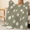 High-Density Plush Flannel Blanket, Simple Leaf Pattern, Soft & Skin-Friendly Cozy Throw Ideal for Home, Christmas & Halloween