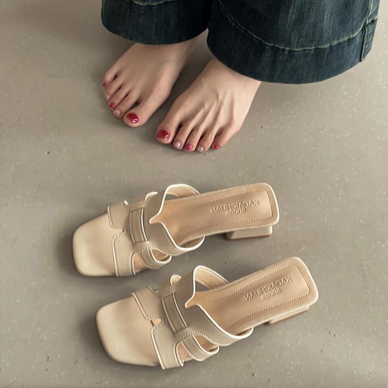 French temperament gentle fairy style slippers women wear 2025 summer new versatile word holiday cool slippers