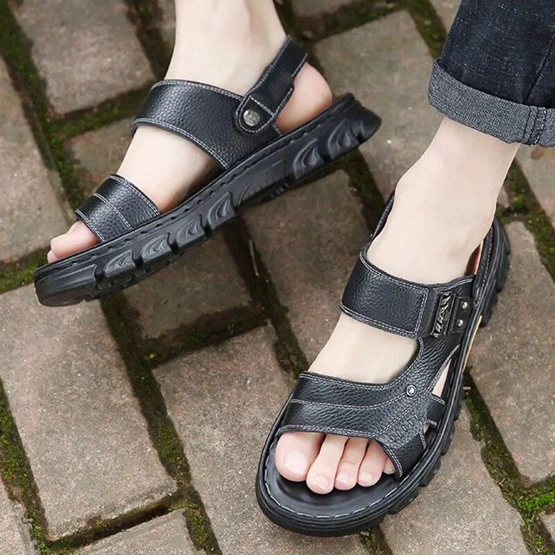 2024 Sommersko Herresandaler Ekte Lær Flate Sklisikre Ferie Herrefottøy Myke Komfortable Svarte Brune