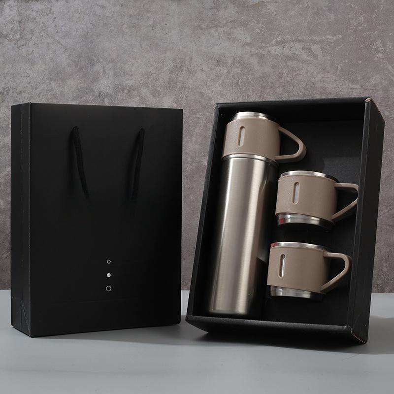 Vakuumkolv i 304 rostfritt stål med ett multifunktionshandtag utomhuskopp med stor kapacitet Business Gift Cup.