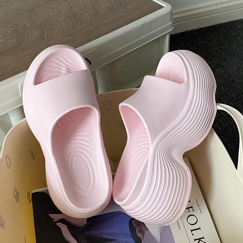 2026 Women s EVA Thick-Soled Wavy Slippers, Stylish Outdoor Non-Slip, Height-Boosting, Single Strap, Trendy Summer Sandals 40-41