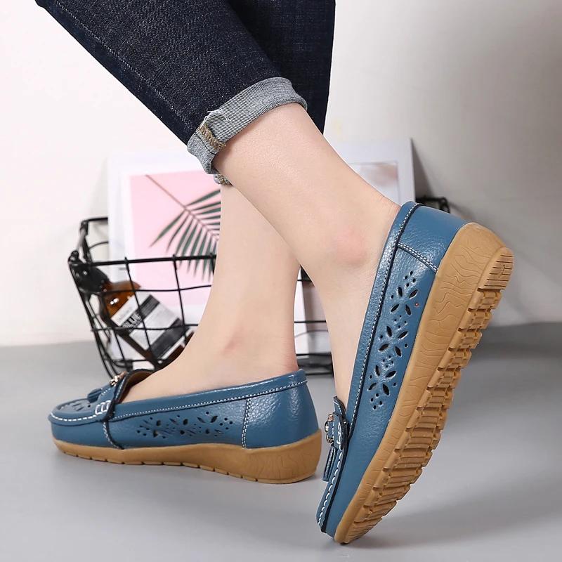 Lightweight Breathable Genuine Leather Moccasins Ladies Non-Slip Bean Walking Shoes Fashion Summer Hollow Slip-On Sandals Women