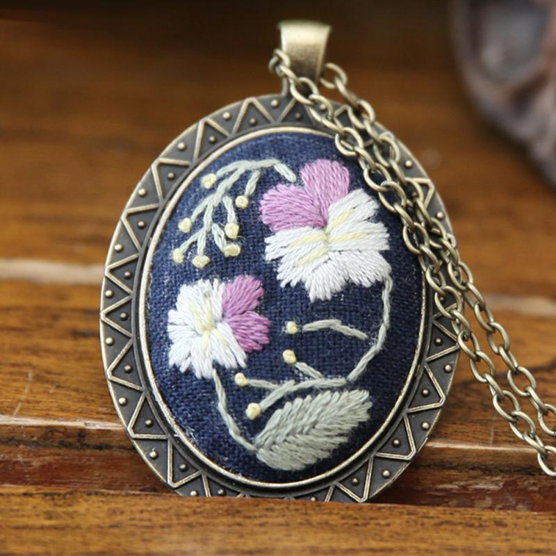 Stickerei Anhänger Set Bestickte Anhänger Halskette mit Nadel Faden für DIY Kunsthandwerk