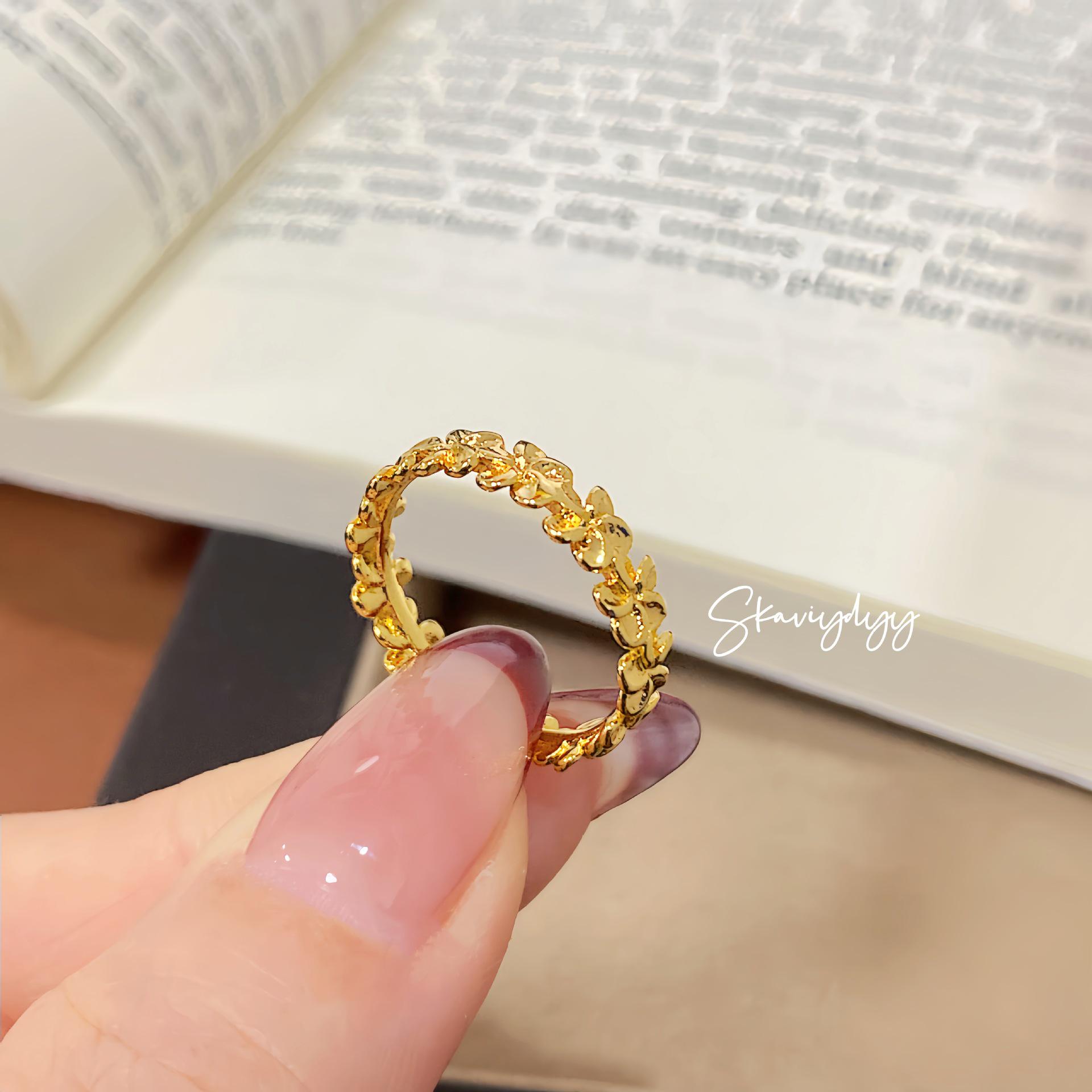 Golden Small Daisy Flower Ring - Light Luxury, Fresh Summer, Hawaiian, Niche Design, Versatile Finger Ornament Size 6