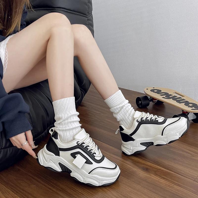 Koreanische Atmungsaktive Plateau-Sportschuhe Damen Frühling Schnürung Klobige Sneaker Frau Bequeme Rutschfeste Laufschuhe Mujer