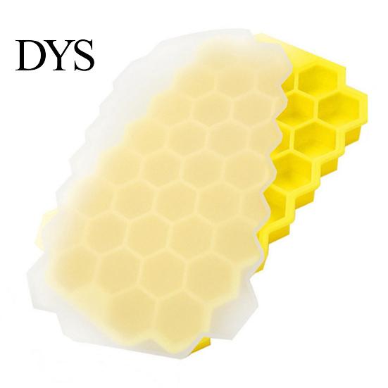 Capped Ice Cube Tray 37 Cavity Honeycomb BPA-Free Slow-Melt Reusable Small Mold Cubes with Lid Easy Release Silicone Maker for Freezer