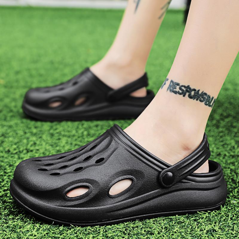 Fashion 2025 Summer New Hole Shoes for Men Breathable and Comfortable Garden Clogs Slippers Anti Slip Beach Sandals Shoes