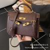 Fashion Retro Niche Small Square Bag 2025 New Casual Versatile Women's Messenger Bag Exquisite Super Fire Handbag