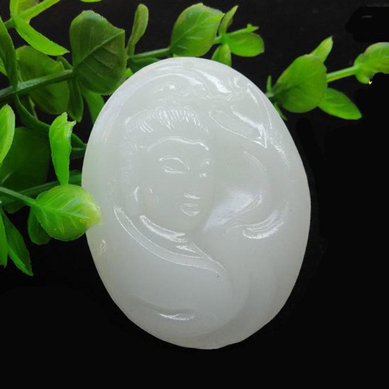Afghan White Jade Three-Dimensional Guanyin Pendant – Ideal Gift for Travelers and Street Vendors