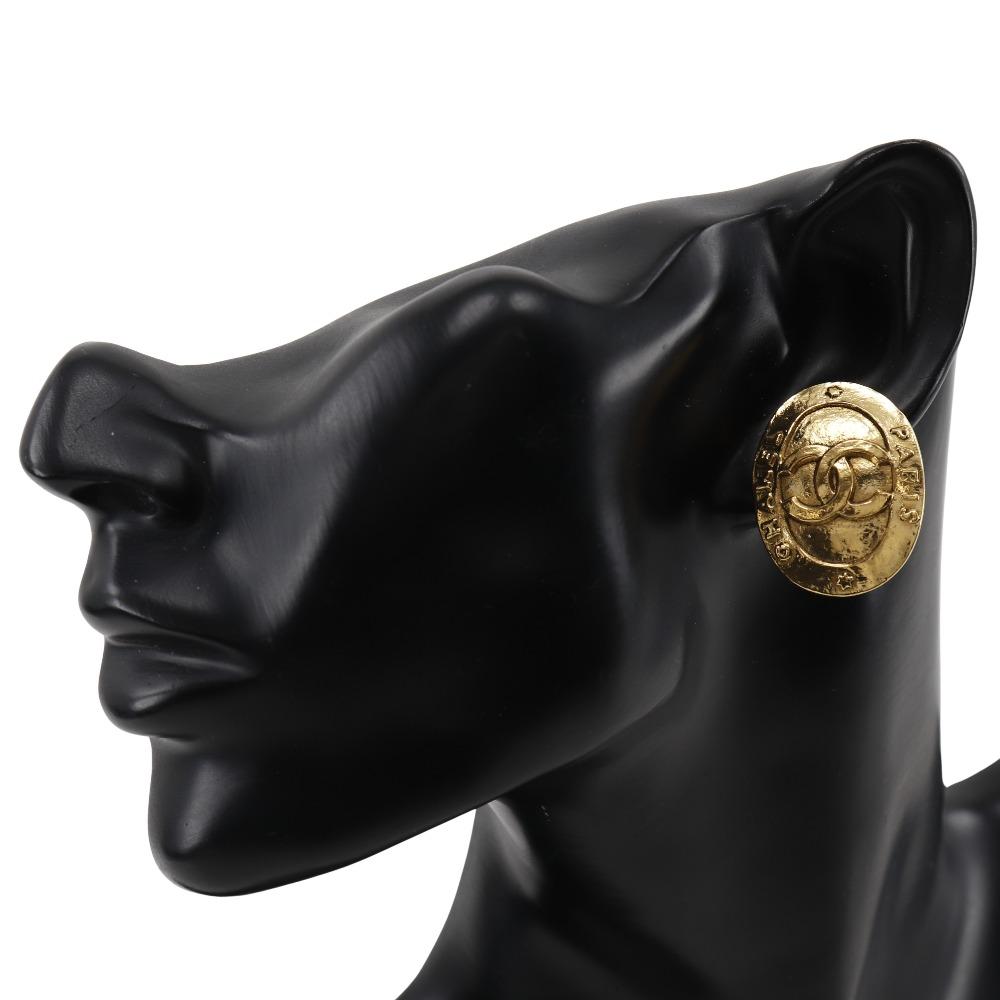 CHANEL COCO Mark Earring vintage Plated Gold 16.0g Women Used