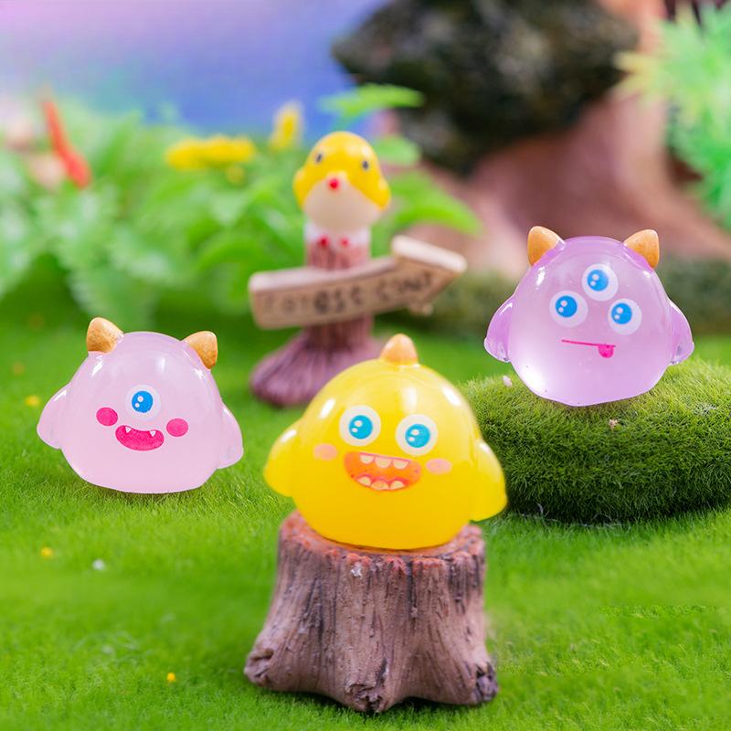 Micro Landscape Decoration Cartoon Glow-in-the-dark Little Monster Figure Resin Small Decoration Desktop Car Decoration Accessories