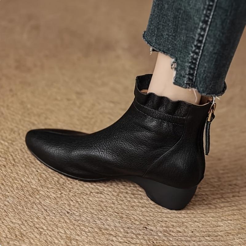 Sharp Pointed Women's Boots,  Autumn and Winter New Light Luxury Fashionable Women's Shoes, Simple Rubber Fashion Boots