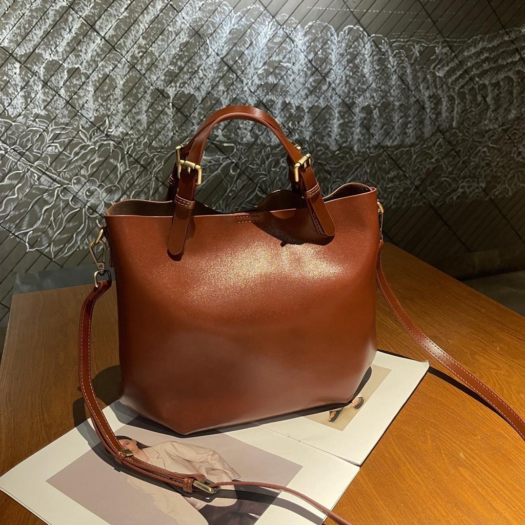New Large Capacity Head Layer Leather Women's Bag Water Bucket Bag