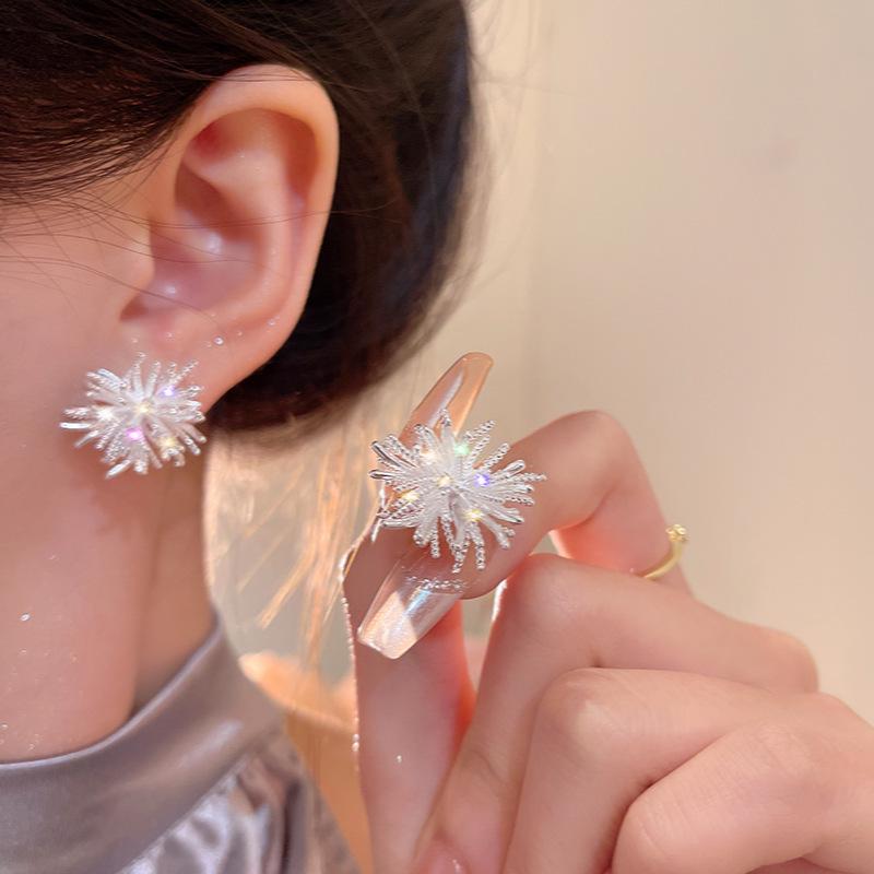 Chiffon Fairy Flower Earrings: Elegant, Delicate Studs with a Whimsical Forest-Inspired Design for a Gentle, Stylish Touch.