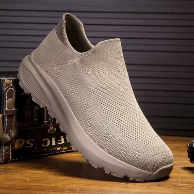 Vår och sommar Utomhus Halkskydd Promenad Herrskor Casual Sportskor Andningsbara Tennisskor Bred Fot Strumpor Sneakers