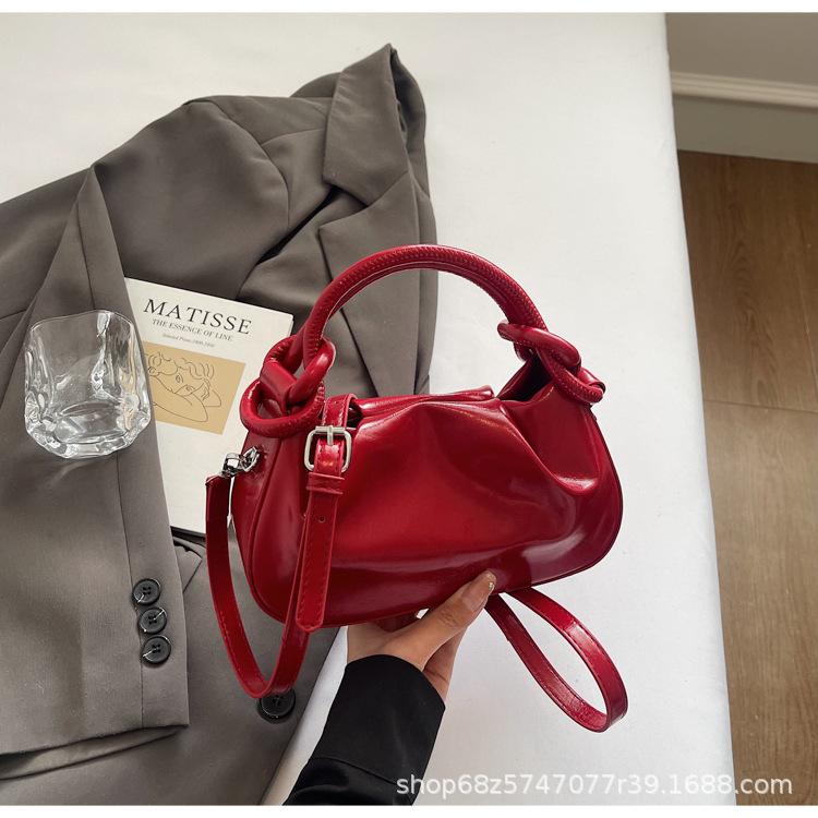 

Premium foreign style portable small bag women s 2025 new fashion versatile pleated shoulder bag commuter messenger bag
