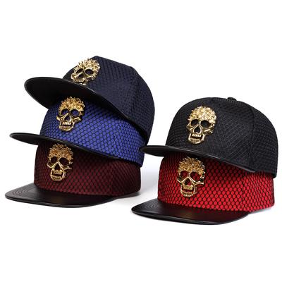 Unisex kovová dekorace lebky Nastavitelná plochá kšiltovka Síťovaná snapback kšiltovka Jarní letní venkovní volnočasové kšiltovky Cestovní doplňky pro ženy muže