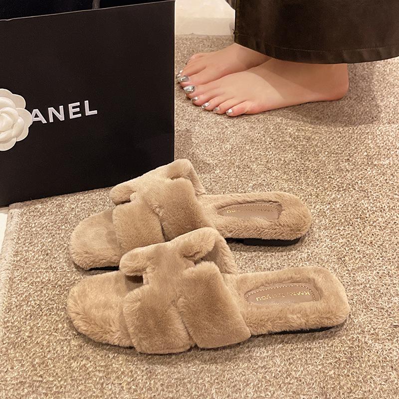 Xiaoxiangfeng Square Head Flat Bottom H Fluffy Slippers Women's Outer Wear~ High Sense Fashion Versatile Home Office One-word Drag Tide